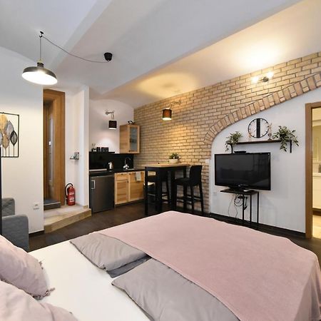 Manuela Varsavska Studio Apartments Загреб Экстерьер фото