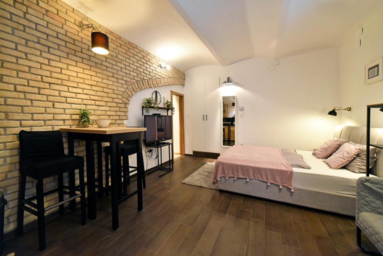 Manuela Varsavska Studio Apartments Загреб Экстерьер фото