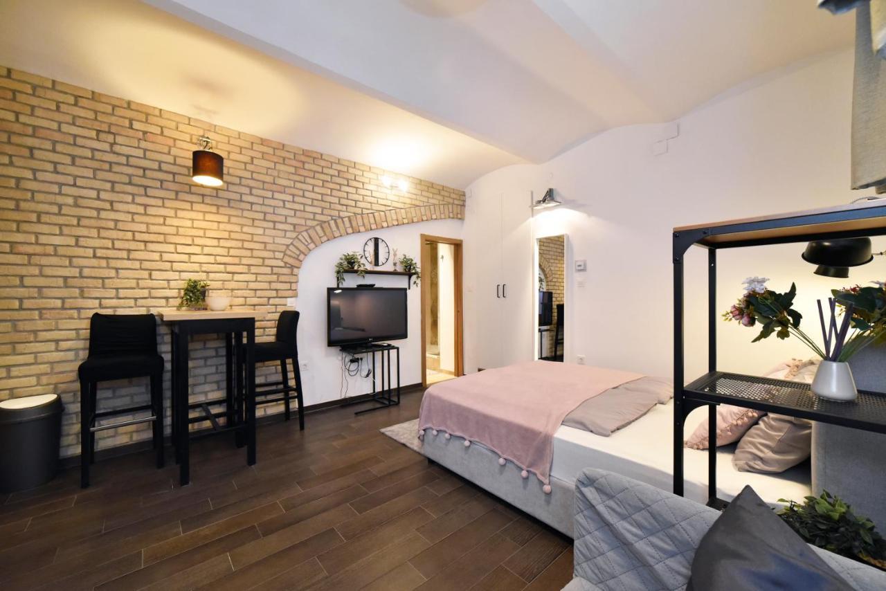 Manuela Varsavska Studio Apartments Загреб Экстерьер фото